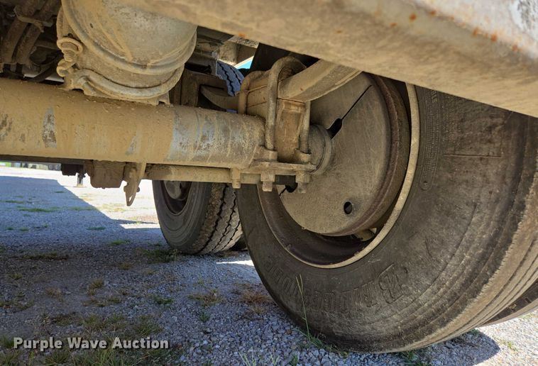 image for item DY0422 2016 Mac refuse trailer