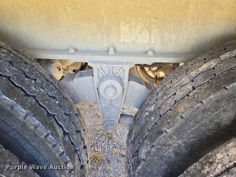 image for item DY0422 2016 Mac refuse trailer