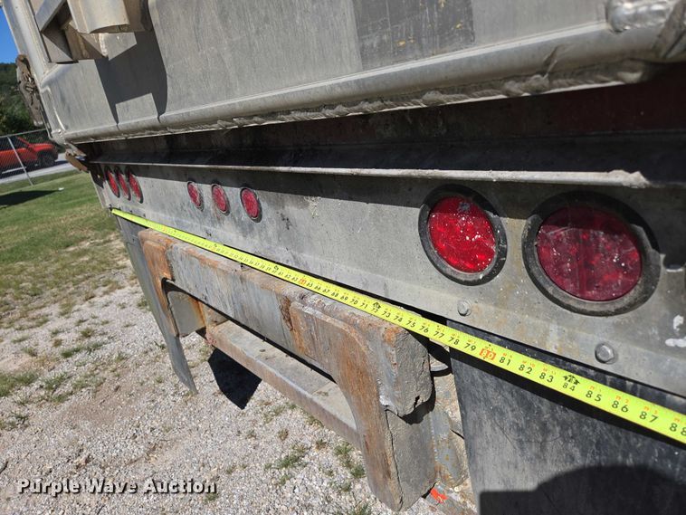 image for item DY0422 2016 Mac refuse trailer