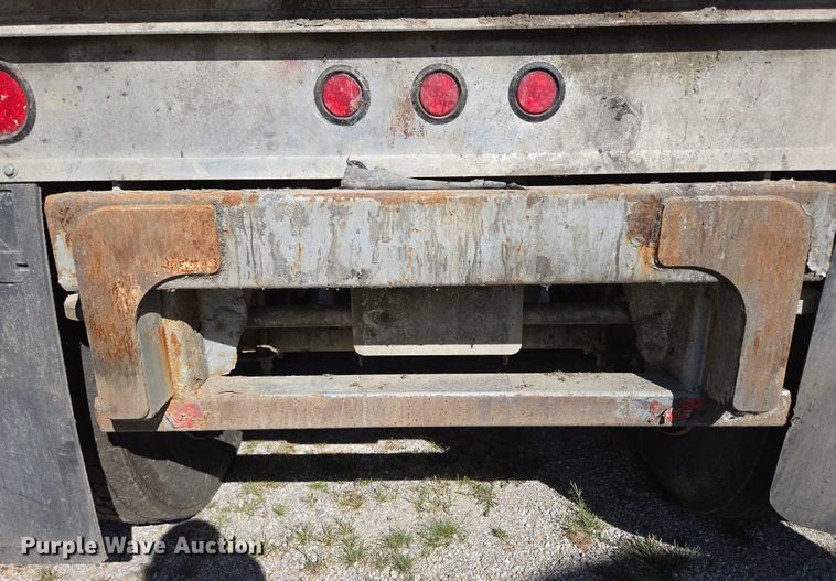 image for item DY0422 2016 Mac refuse trailer