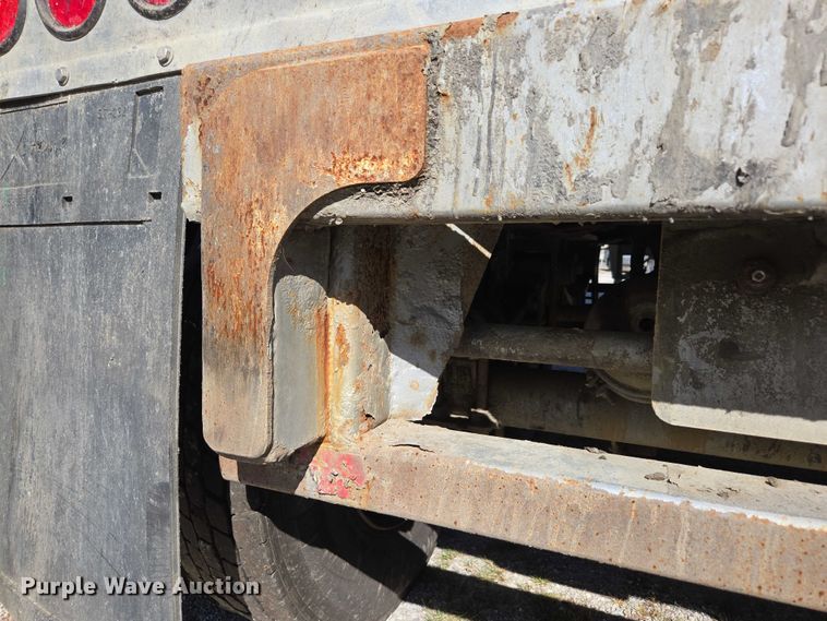 image for item DY0422 2016 Mac refuse trailer