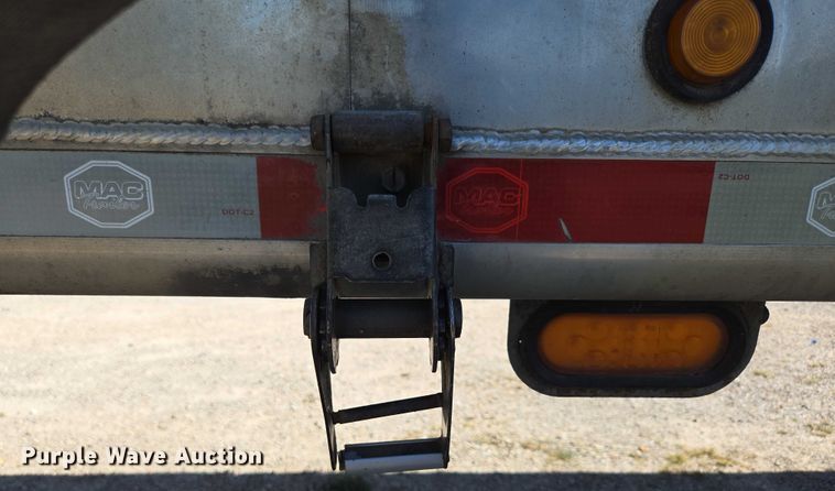 image for item DY0422 2016 Mac refuse trailer