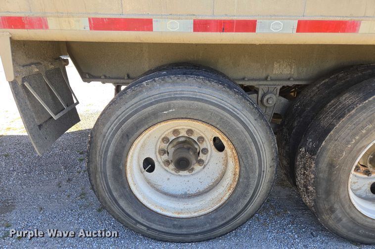 image for item DY0422 2016 Mac refuse trailer