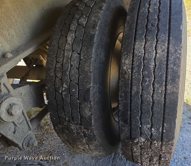 image for item DY0422 2016 Mac refuse trailer