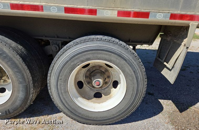 image for item DY0422 2016 Mac refuse trailer