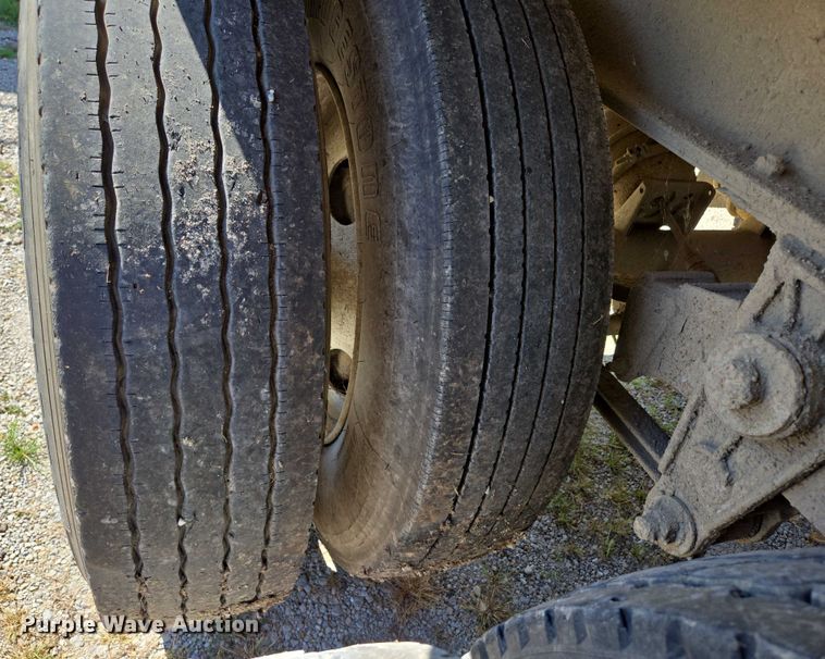 image for item DY0422 2016 Mac refuse trailer