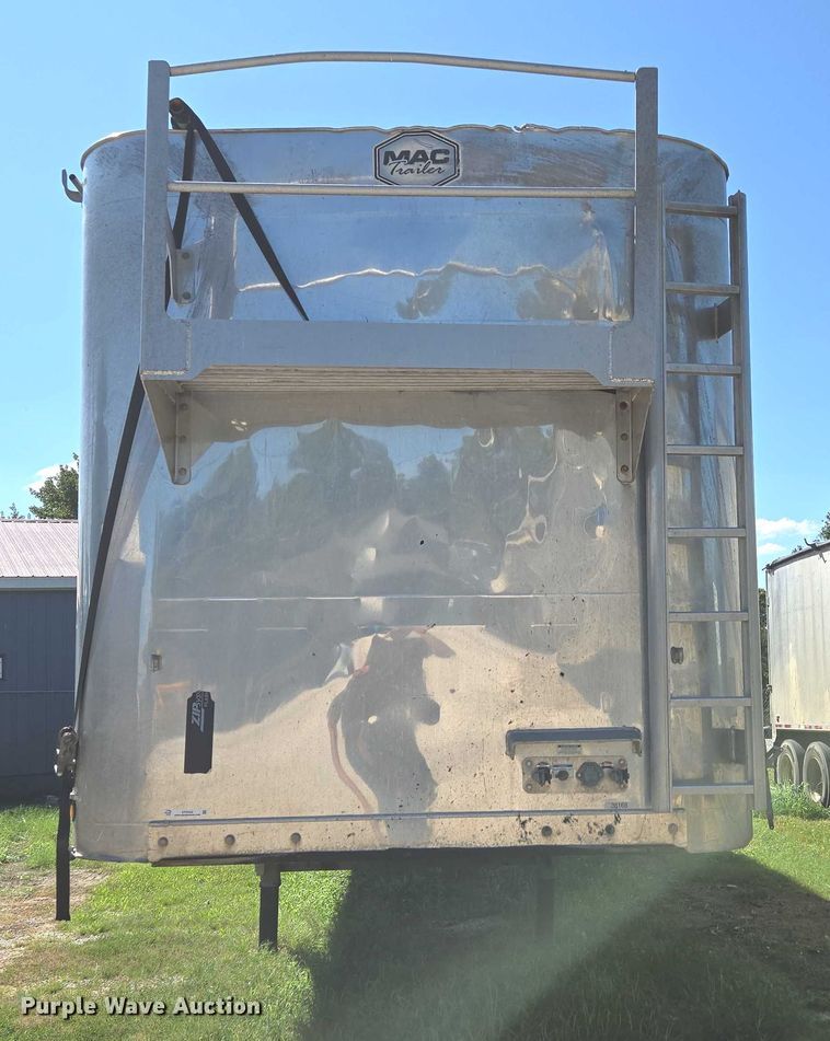 image for item DY0423 2017 Mac refuse trailer