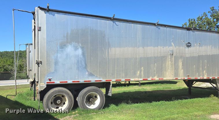 image for item DY0423 2017 Mac refuse trailer