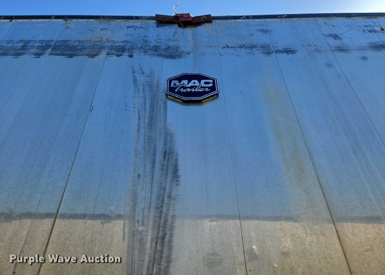 image for item DY0423 2017 Mac refuse trailer