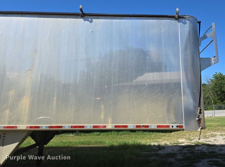 image for item DY0423 2017 Mac refuse trailer