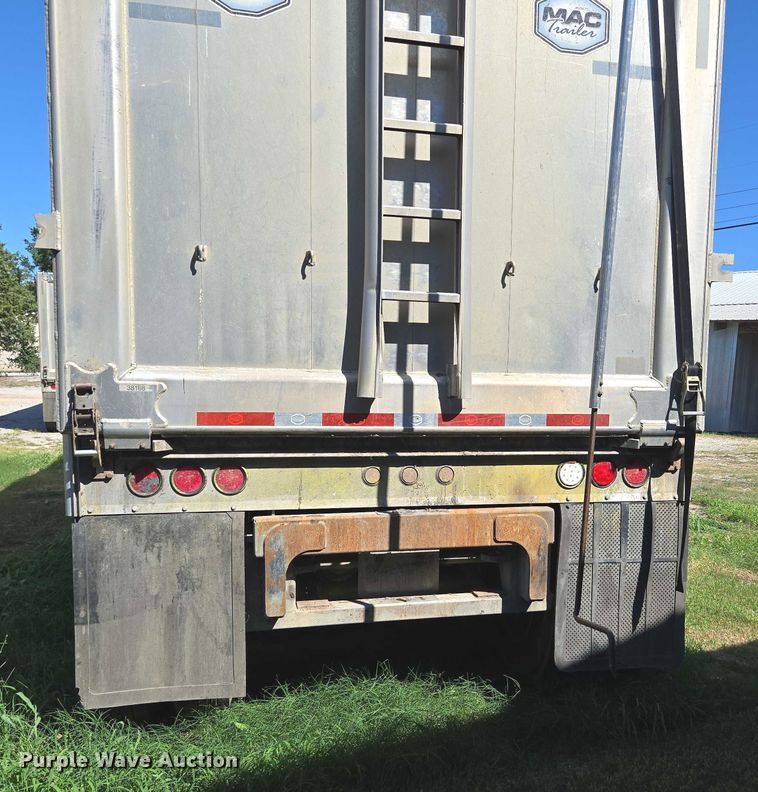 image for item DY0423 2017 Mac refuse trailer