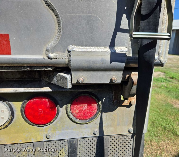 image for item DY0423 2017 Mac refuse trailer