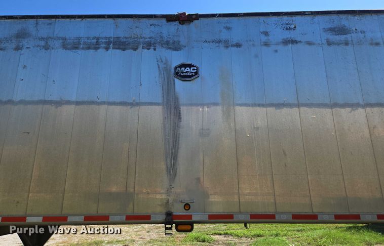 image for item DY0423 2017 Mac refuse trailer