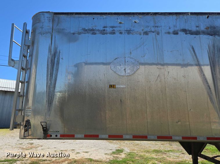 image for item DY0423 2017 Mac refuse trailer