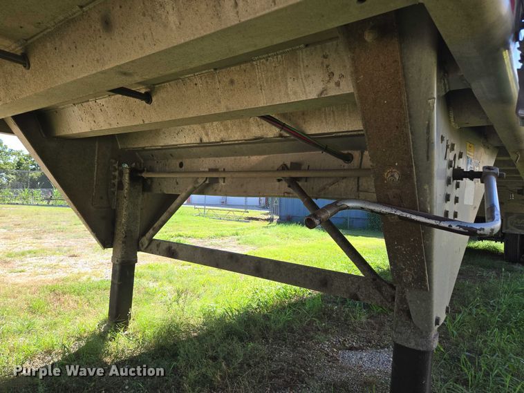 image for item DY0423 2017 Mac refuse trailer