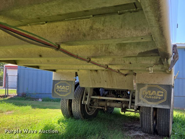 image for item DY0423 2017 Mac refuse trailer