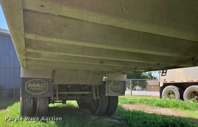 image for item DY0423 2017 Mac refuse trailer