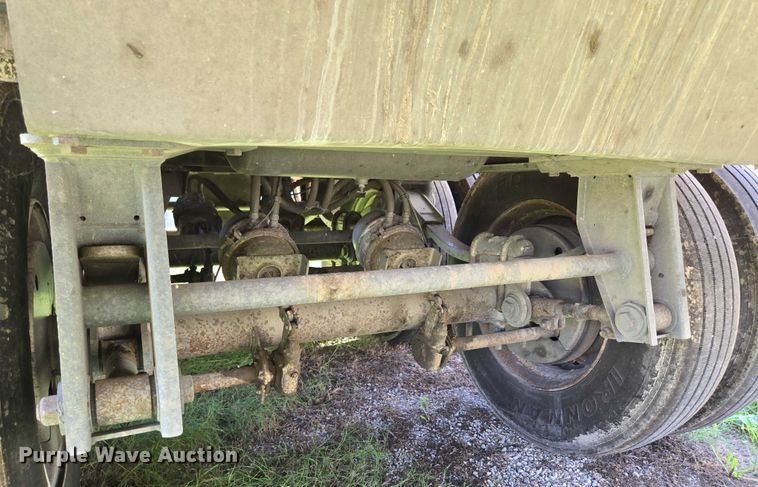 image for item DY0423 2017 Mac refuse trailer