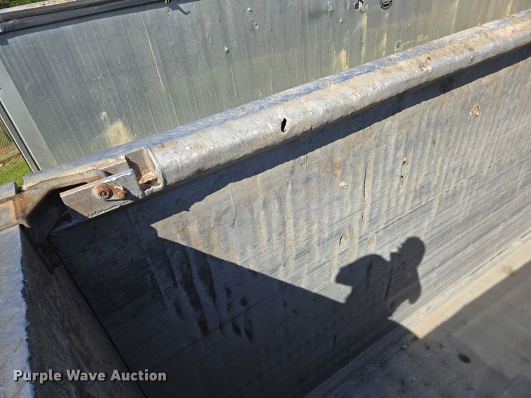 image for item DY0423 2017 Mac refuse trailer