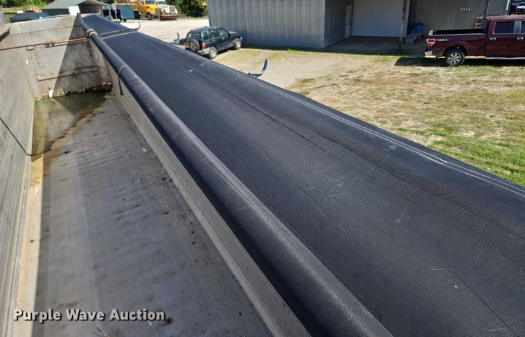 image for item DY0423 2017 Mac refuse trailer