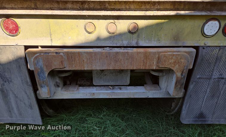 image for item DY0423 2017 Mac refuse trailer