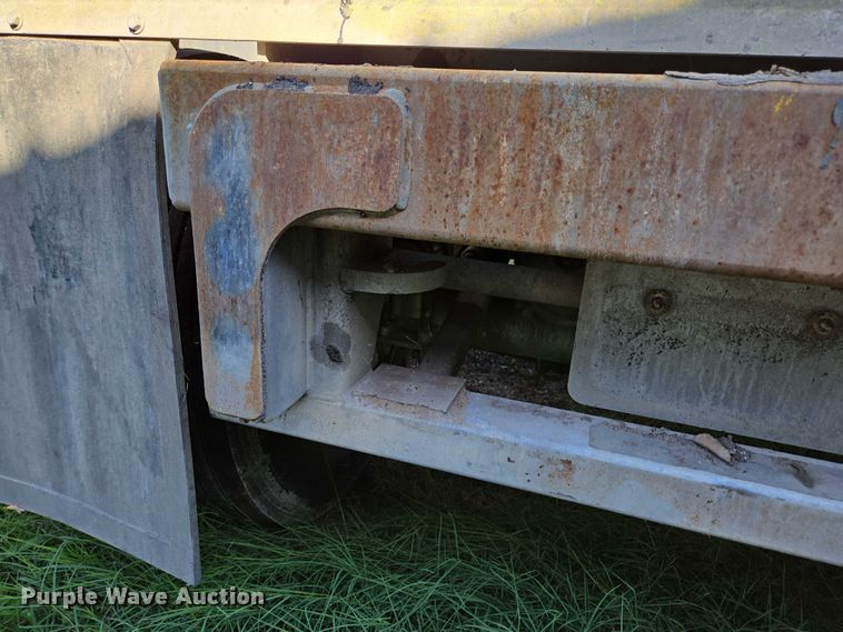 image for item DY0423 2017 Mac refuse trailer