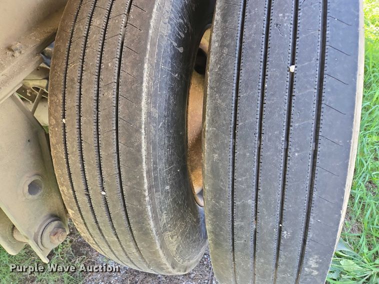 image for item DY0423 2017 Mac refuse trailer