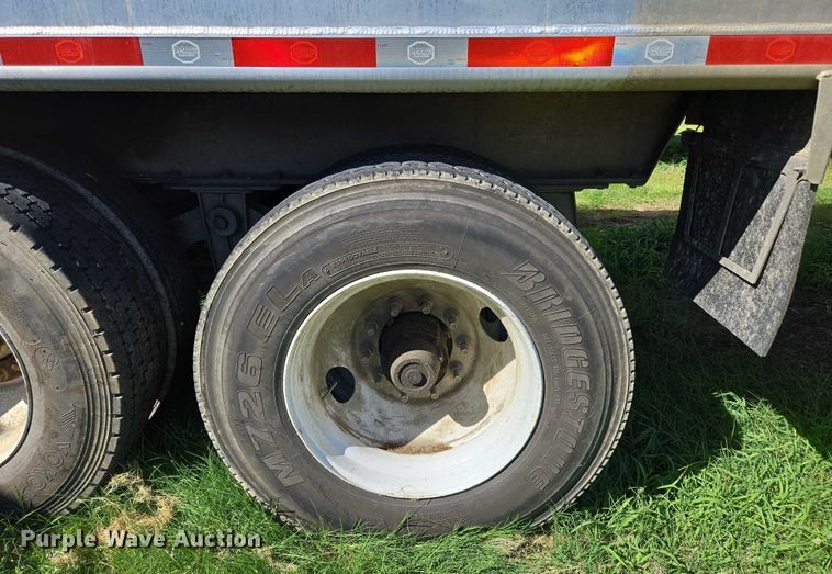 image for item DY0423 2017 Mac refuse trailer