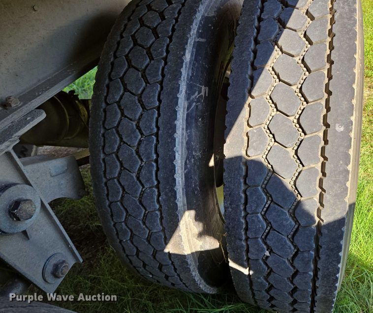 image for item DY0423 2017 Mac refuse trailer