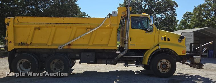 image for item DY0424 2007 Sterling L-Line dump truck