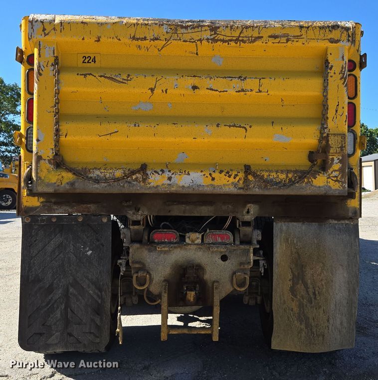 image for item DY0424 2007 Sterling L-Line dump truck