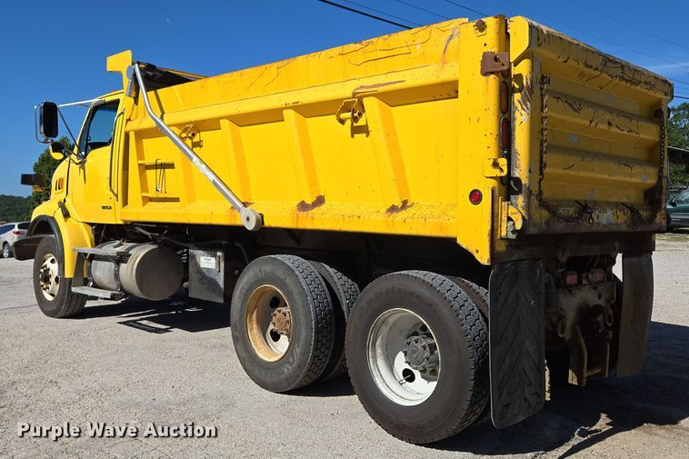 image for item DY0424 2007 Sterling L-Line dump truck