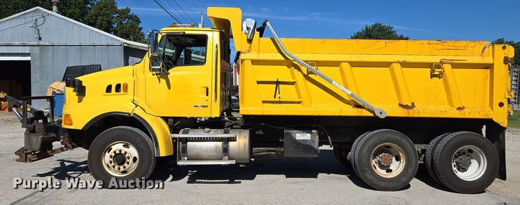 image for item DY0424 2007 Sterling L-Line dump truck