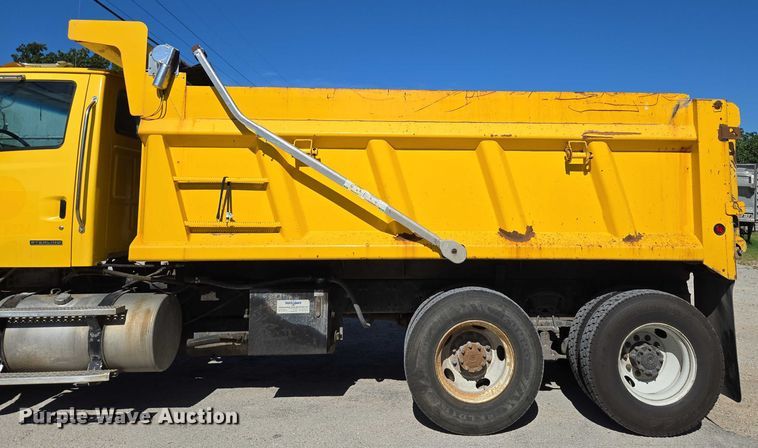 image for item DY0424 2007 Sterling L-Line dump truck