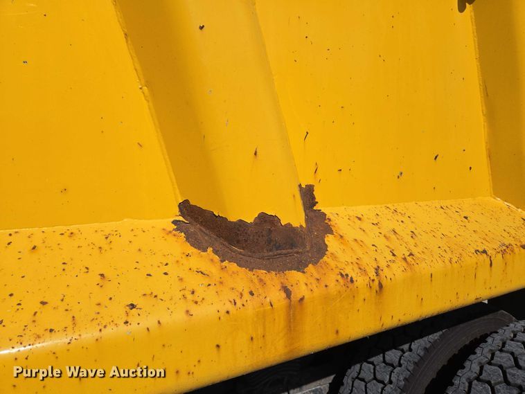 image for item DY0424 2007 Sterling L-Line dump truck