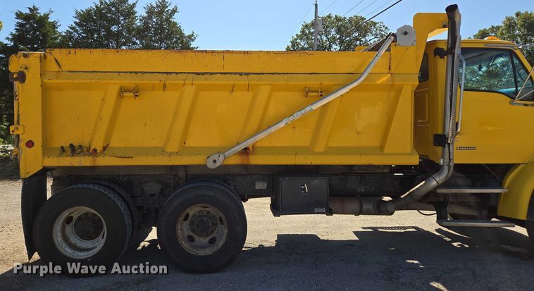 image for item DY0424 2007 Sterling L-Line dump truck
