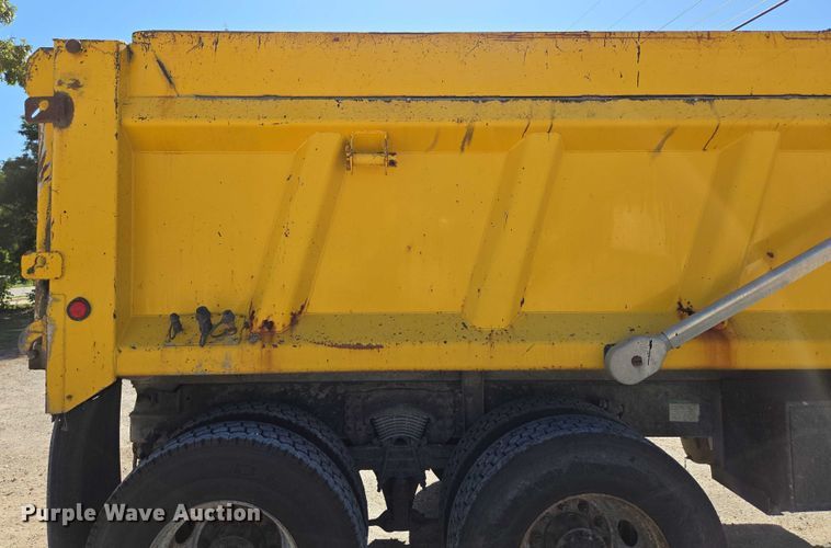 image for item DY0424 2007 Sterling L-Line dump truck