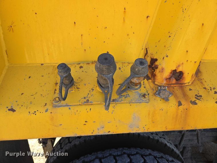 image for item DY0424 2007 Sterling L-Line dump truck
