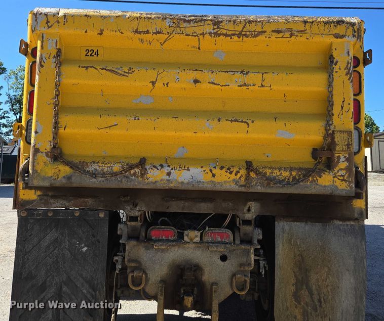 image for item DY0424 2007 Sterling L-Line dump truck