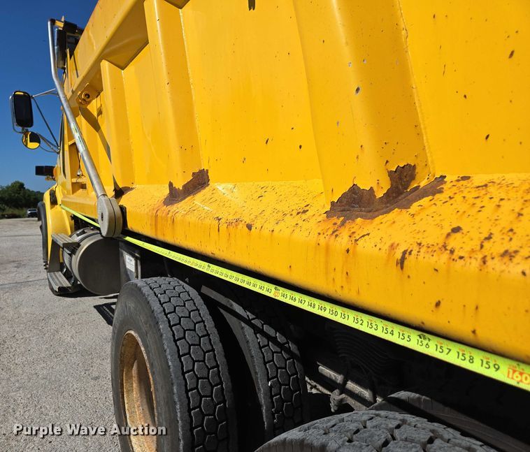 image for item DY0424 2007 Sterling L-Line dump truck