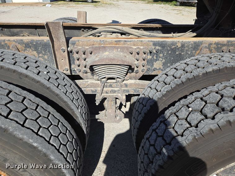 image for item DY0424 2007 Sterling L-Line dump truck