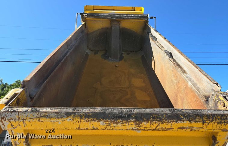 image for item DY0424 2007 Sterling L-Line dump truck