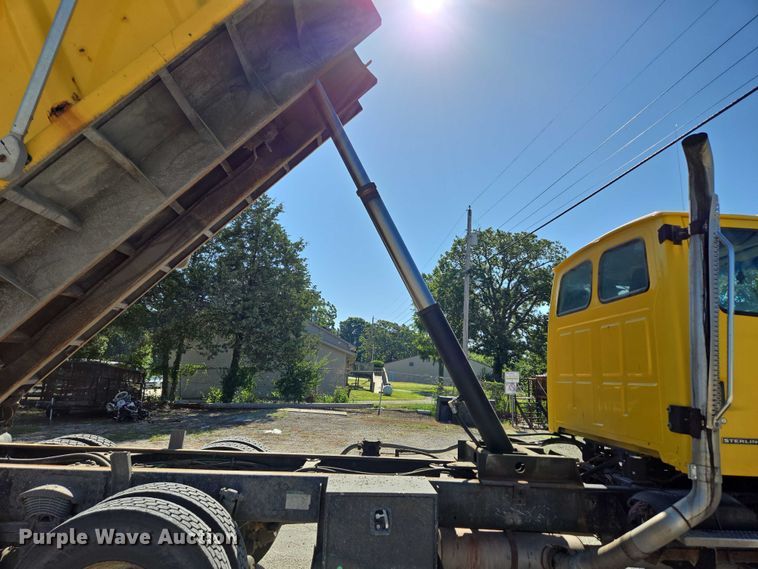 image for item DY0424 2007 Sterling L-Line dump truck