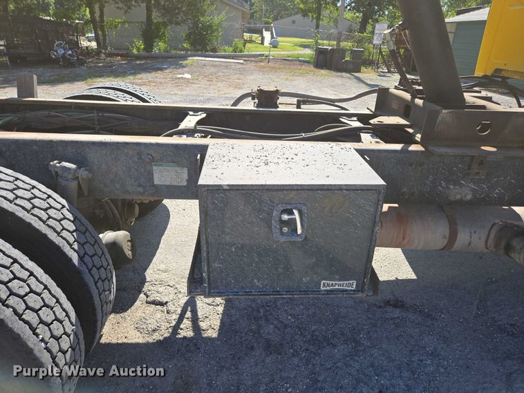 image for item DY0424 2007 Sterling L-Line dump truck