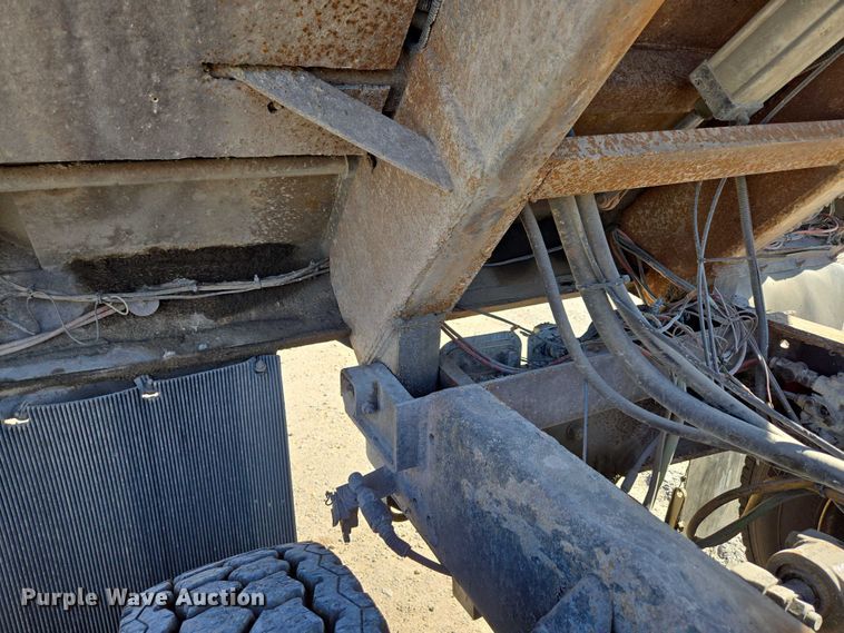 image for item DY0424 2007 Sterling L-Line dump truck