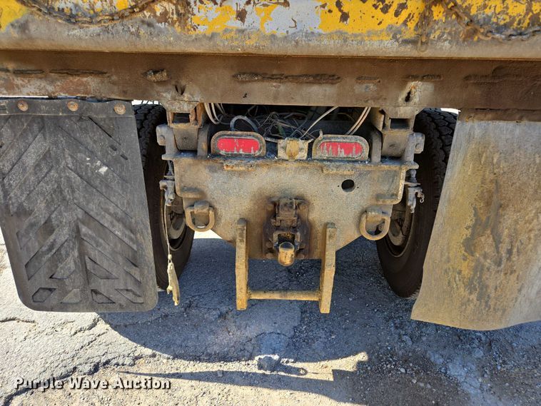 image for item DY0424 2007 Sterling L-Line dump truck