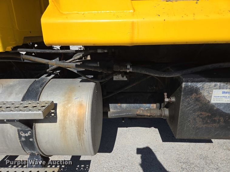 image for item DY0424 2007 Sterling L-Line dump truck