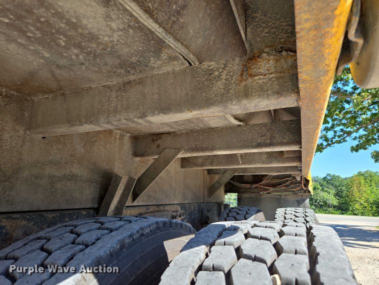 image for item DY0424 2007 Sterling L-Line dump truck