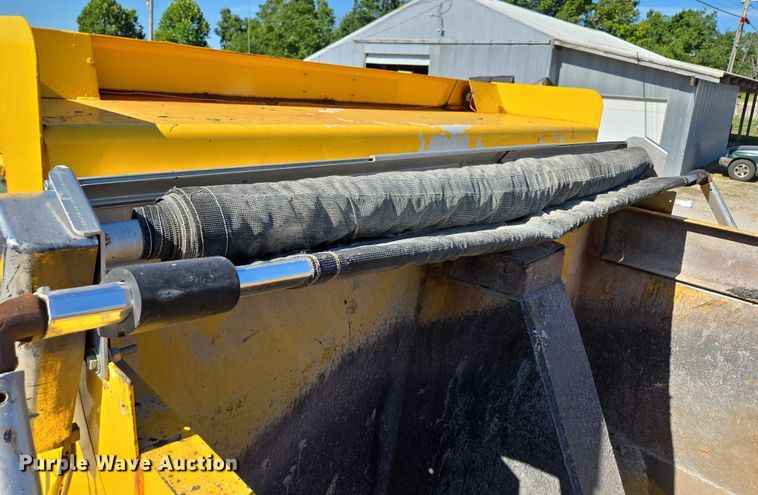 image for item DY0424 2007 Sterling L-Line dump truck