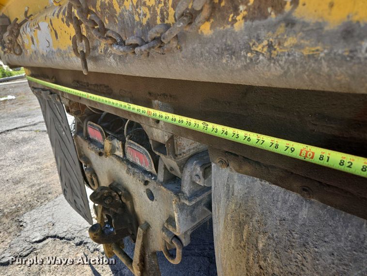 image for item DY0424 2007 Sterling L-Line dump truck